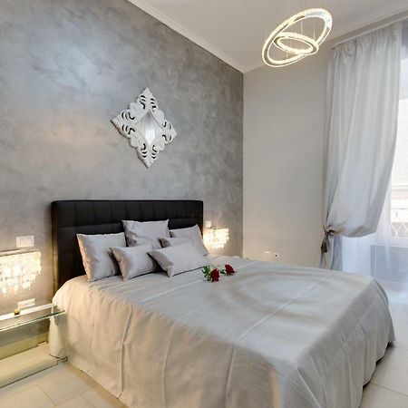 New In! Sophie At Colosseum Rome Bagian luar foto