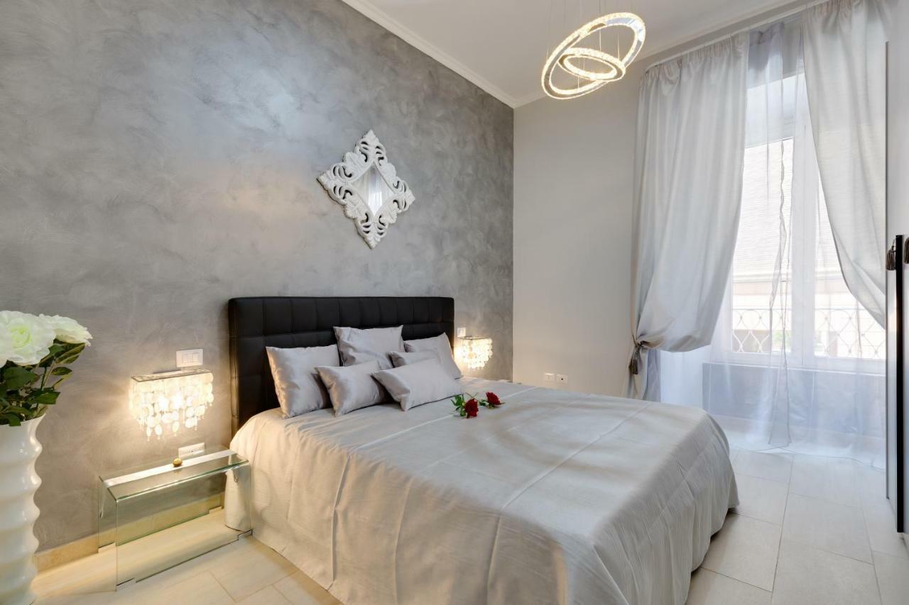 New In! Sophie At Colosseum Rome Bagian luar foto
