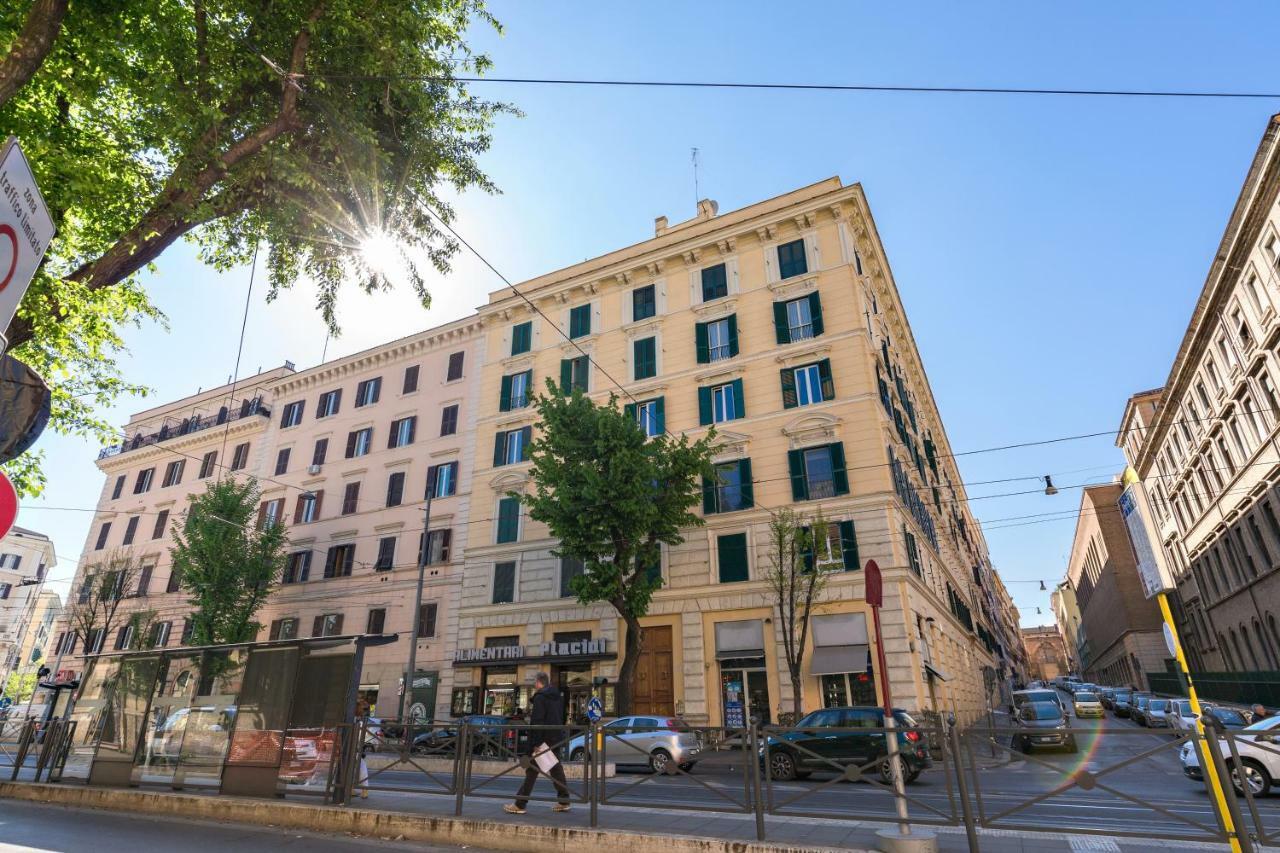 New In! Sophie At Colosseum Rome Bagian luar foto